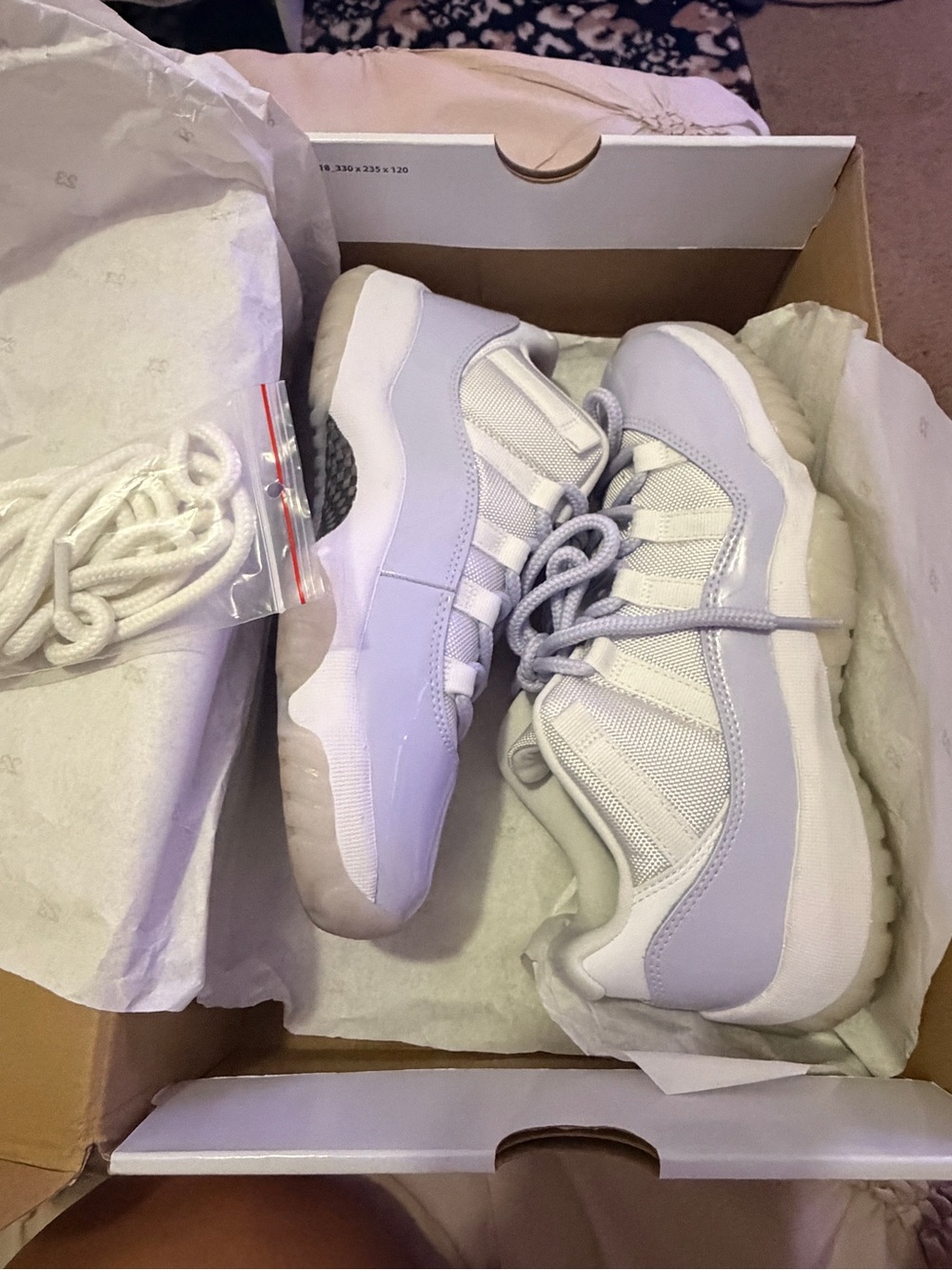 WMNS AIR JORDAN 11 RETRO LOW
